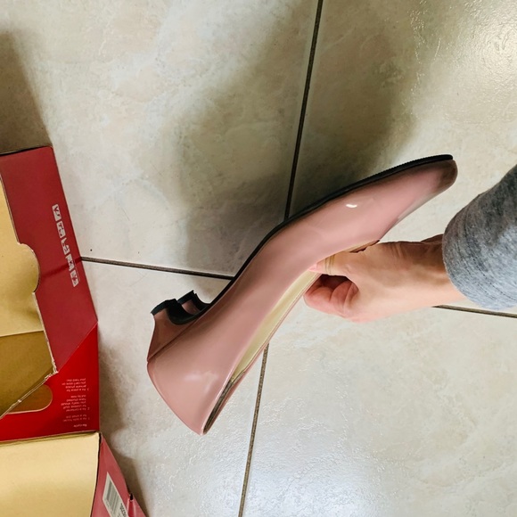 Pink patent flat shoes - Picture 4 of 8